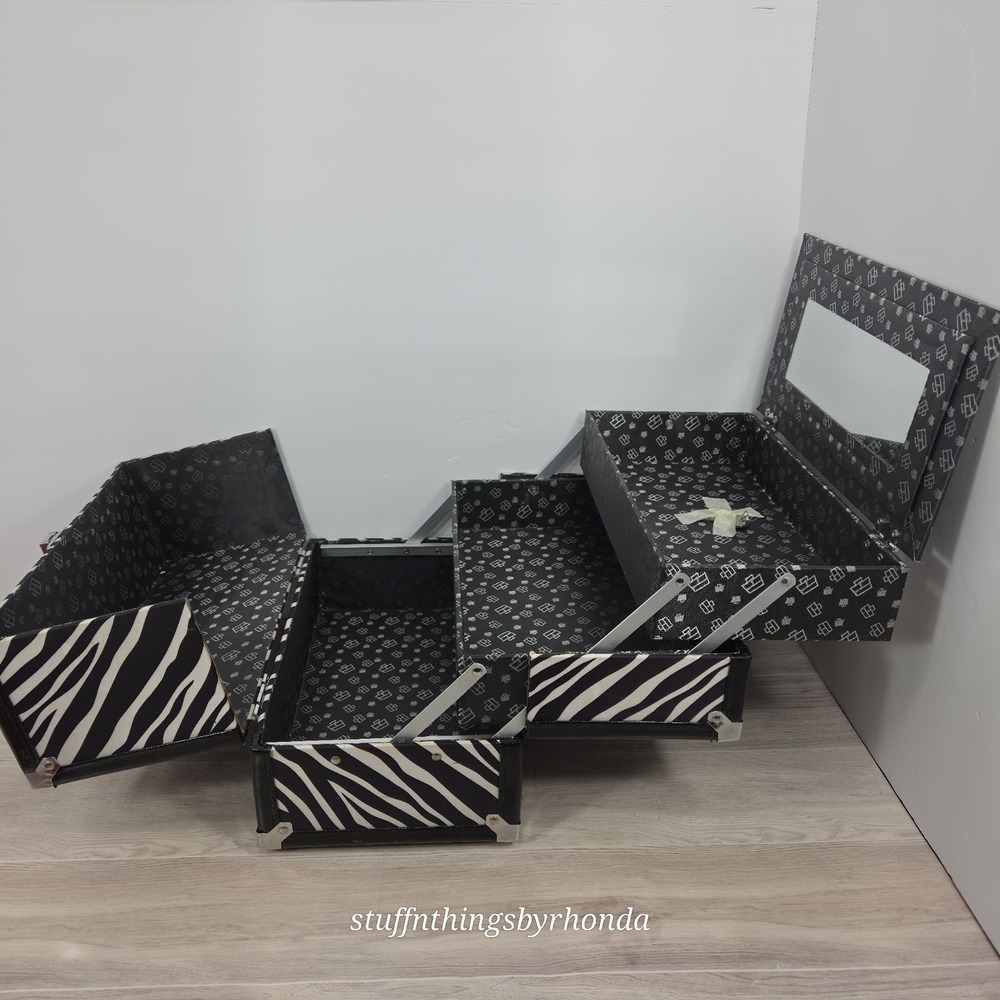 Caboodles Zebra Print Lockable Makeup Hard Shell Case 11x9x6.5 " With Keys!